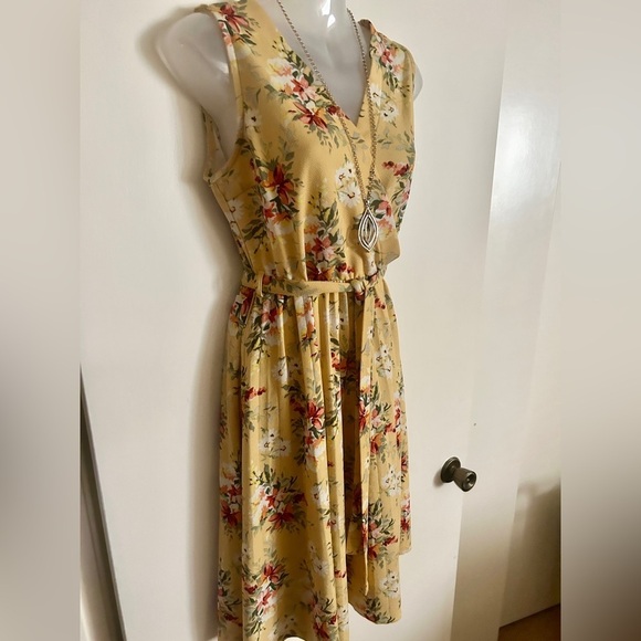 Lark + Grey Yellow Red Sz M Dress Sleeveless V Neck​​​ - Picture 1 of 15